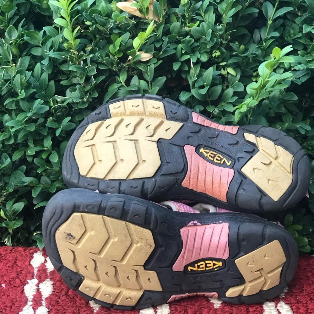 Keen Newport H2 Waterproof Hiking Outdoor Water Sandals Pink Girls Size 1